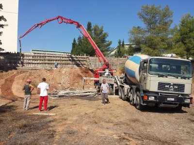 Κατασκευή τοιχείου αντιστήριξης από οπλισμένο σκυρόδεμα στον ΥΣ Οινοφύτων